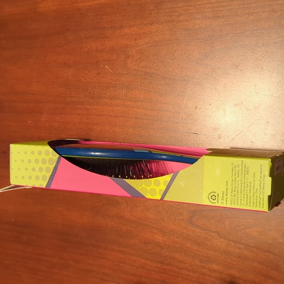 Limited Edition Wet Brush Disney Villains- Maleficent - Picture 7 of 8